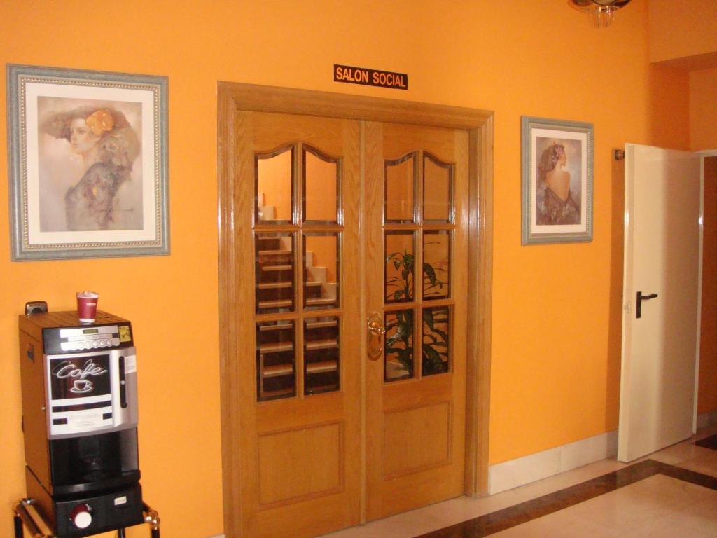פלנסיה Hostal Serpol מראה חיצוני תמונה